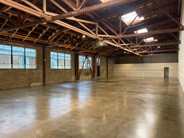 More Photos Of 1483 67th St, Emeryville Warehouse For Lease