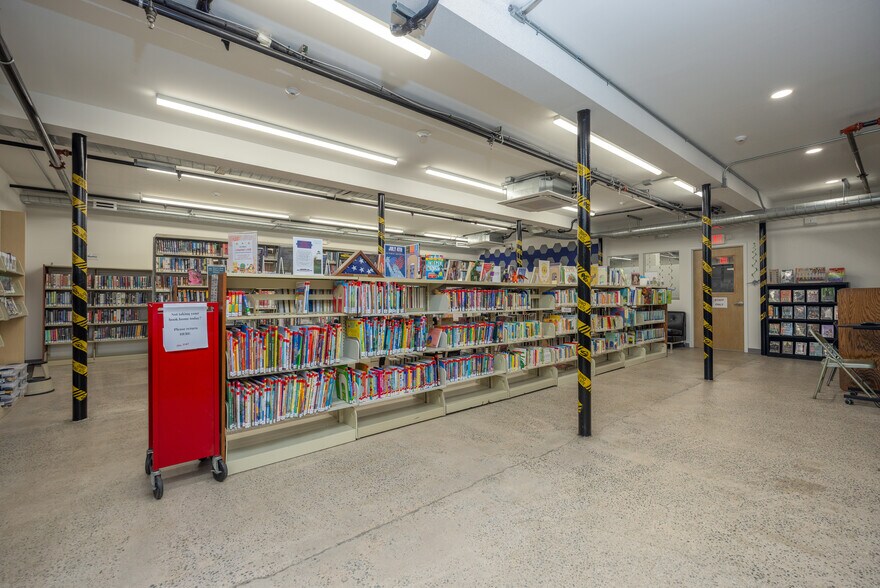More Photos Of 75 E Central Ave, Pearl River Storefront For Sale