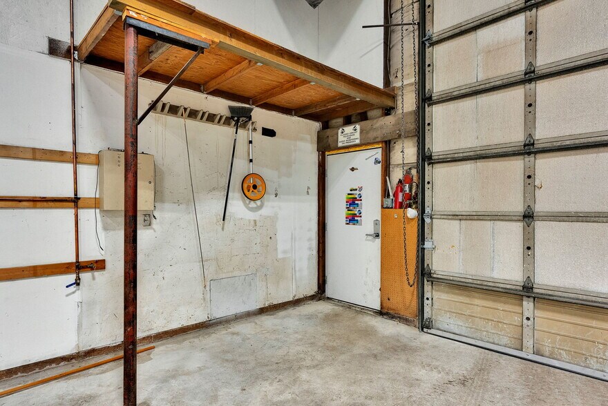 More Photos Of 11445 N Reed Rd, Hayden Warehouse For Lease
