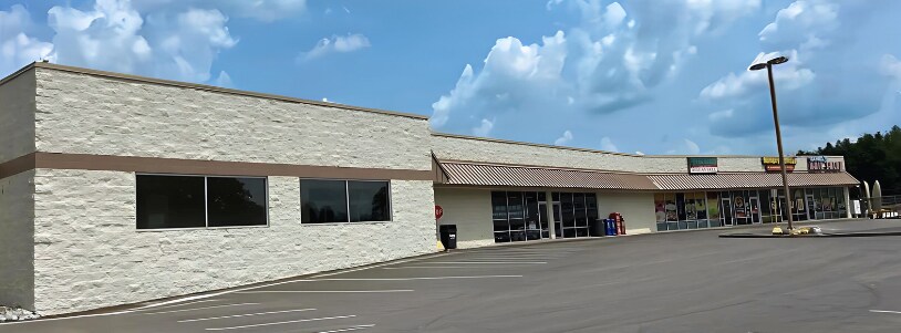 More Photos Of 835 E North St, Kendallville Unknown For Lease