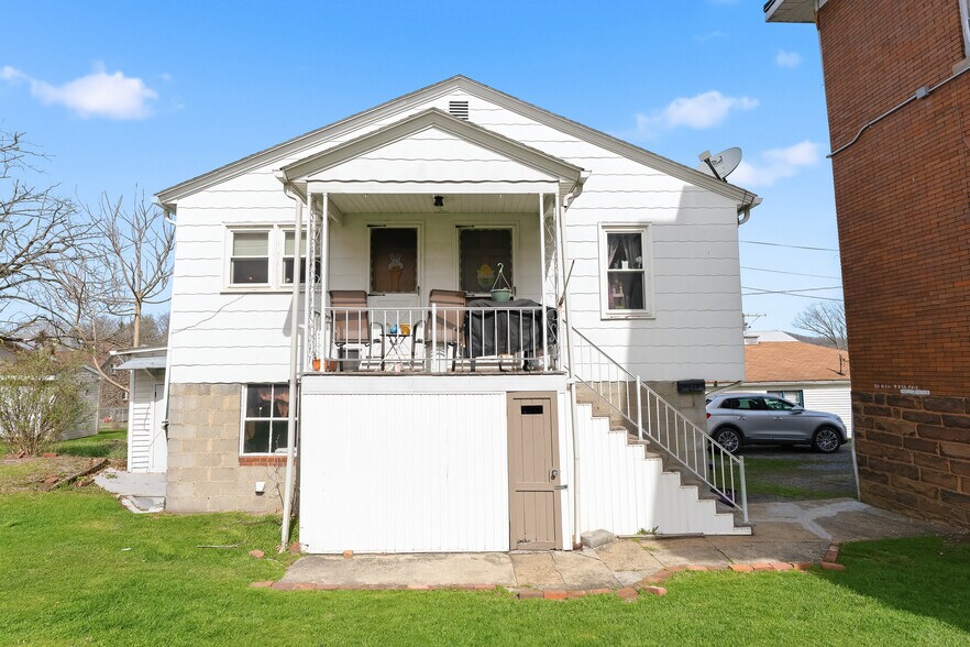 More Photos Of 1042 Morgantown Ave, Fairmont Specialty For Sale