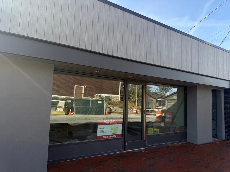 Primary Photo Of 361 Oak St, Highlands Storefront Retail Office For Lease