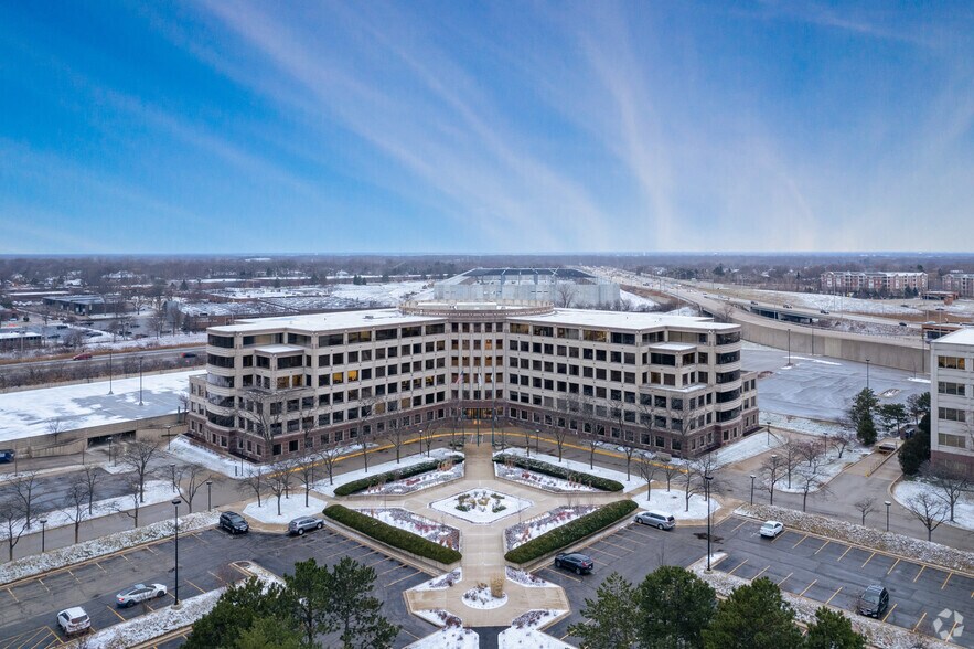 More Photos Of 1751 Lake Cook Rd, Deerfield Office For Lease