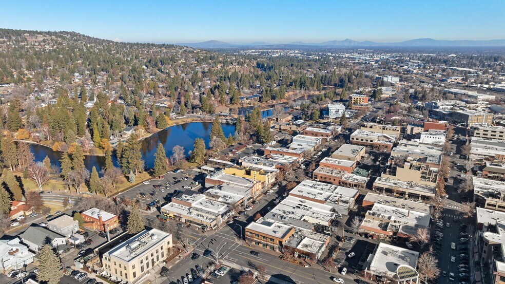 More Photos Of 15 NW Franklin Ave, Bend Office For Sale