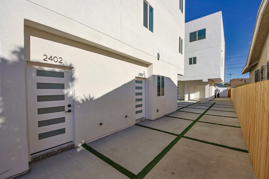 More Photos Of 2404 S Cochran Ave, Los Angeles Apartments For Sale