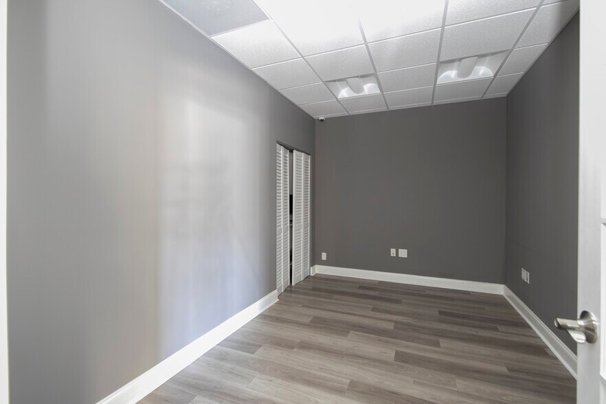 More Photos Of 6451 E Rogers Cir, Boca Raton Light Manufacturing For Lease