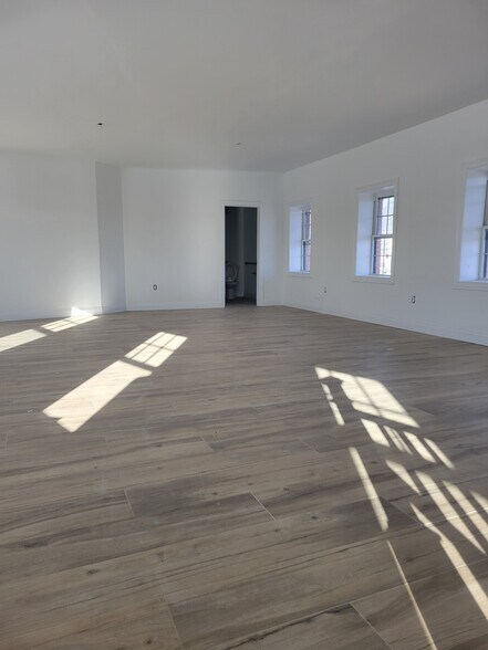 More Photos Of 111 S Main St, Neptune Warehouse For Lease