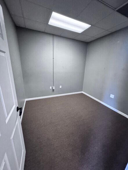 More Photos Of 2110 Fairburn Rd, Douglasville Flex For Lease