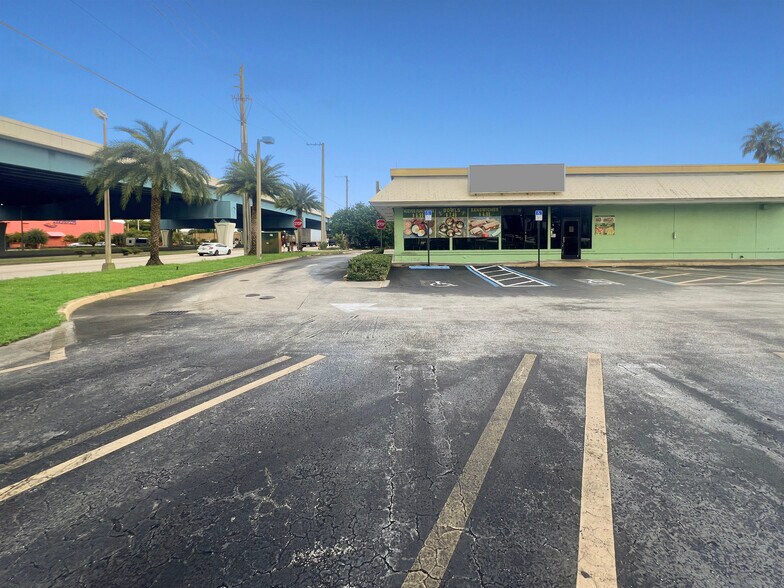 More Photos Of 7490 NW 25th St, Miami Freestanding For Sale