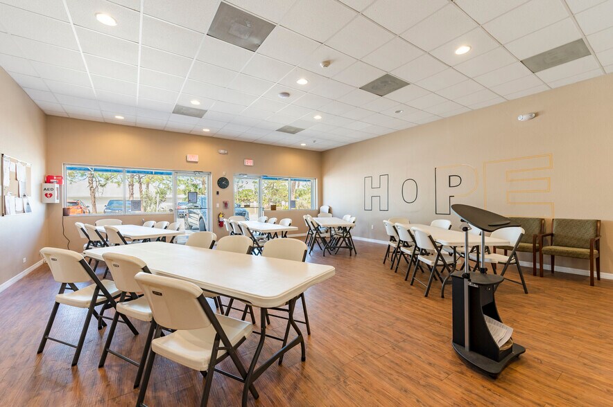 More Photos Of 655 N Indiana Ave, Englewood Medical For Sale