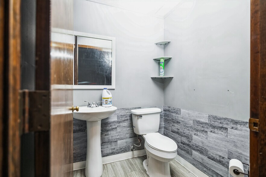 More Photos Of 9153 Two Notch Rd, Columbia Freestanding For Sale