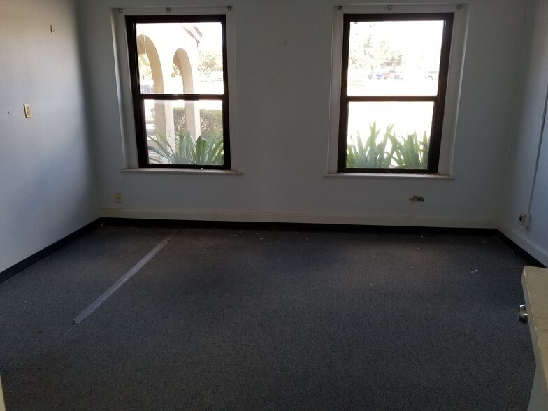 More Photos Of 3250 Sidney Brooks St, San Antonio Medical For Sale