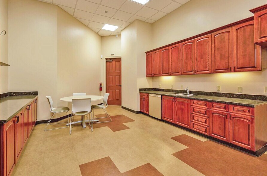 More Photos Of 1446 Spring St, Paso Robles Office For Sale