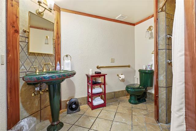 More Photos Of 4347 W 41st St, Tulsa Hospitality For Sale