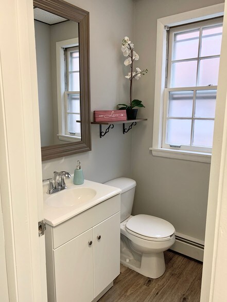 More Photos Of 5508 S Brainard Ave, Countryside Apartments For Lease