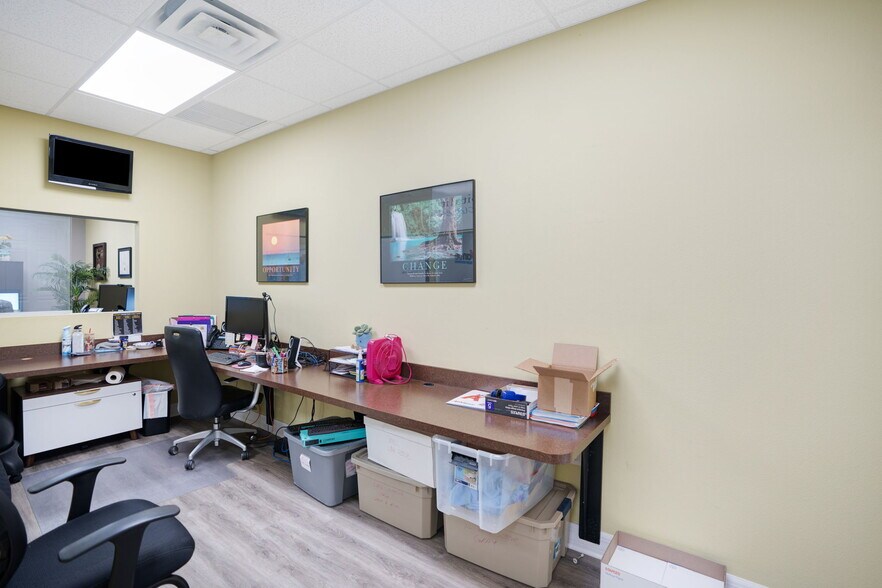 More Photos Of 3911 Golf Park Loop, Bradenton Office For Sale