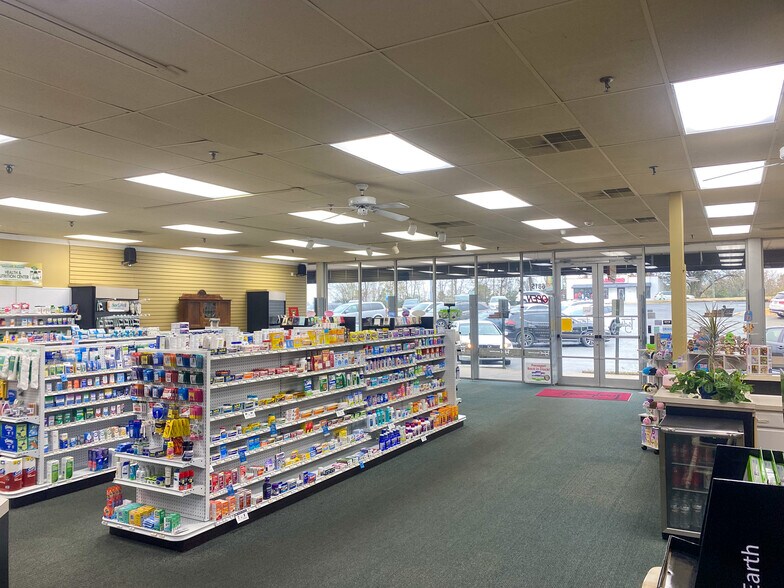 More Photos Of 6805-6835 Cantrell Rd, Little Rock Unknown For Lease