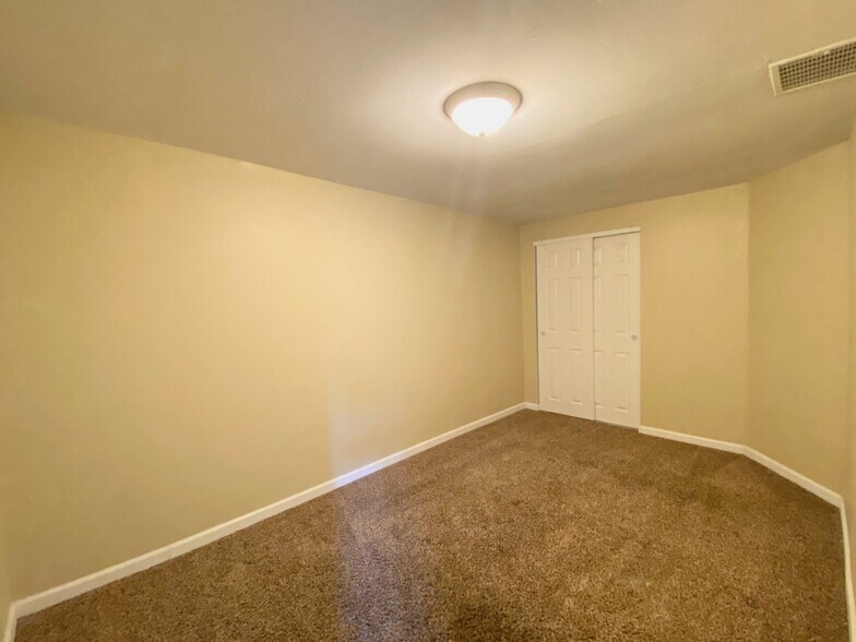 More Photos Of 8814-8815 Lochburn Ln, Lakewood Apartments For Sale