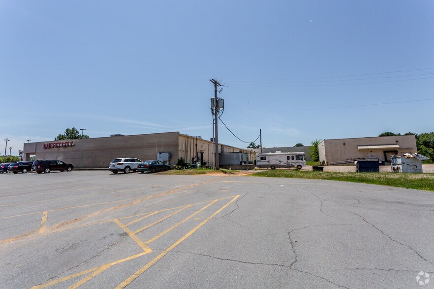 More Photos Of 1426-1528 Military Rd, Benton General Retail For Lease
