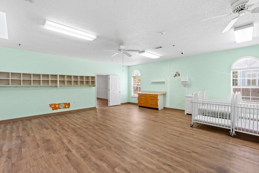 More Photos Of 45 South Shore Dr, Miramar Beach Storefront Retail Office For Sale