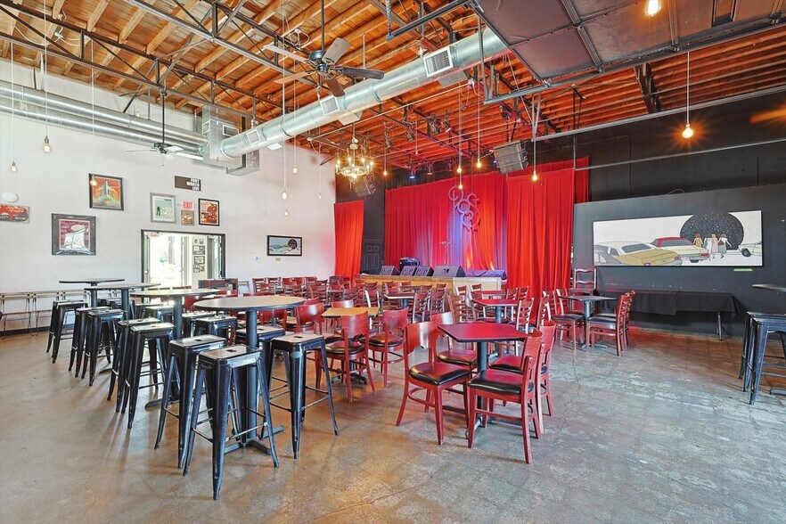 More Photos Of 2925 Race St, Fort Worth Restaurant For Lease