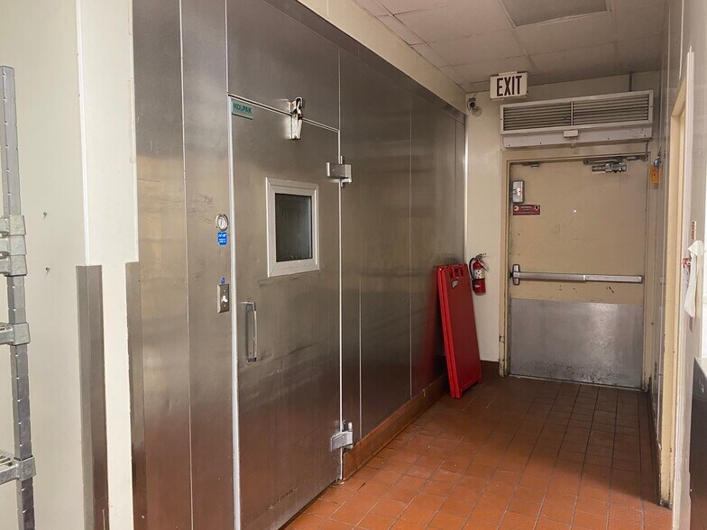 More Photos Of 2199 Riverside Dr, Columbus Restaurant For Lease