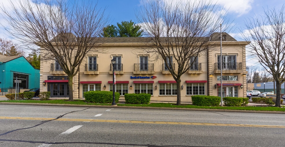 More Photos Of 217 E Lancaster Ave, Wayne Bank For Lease