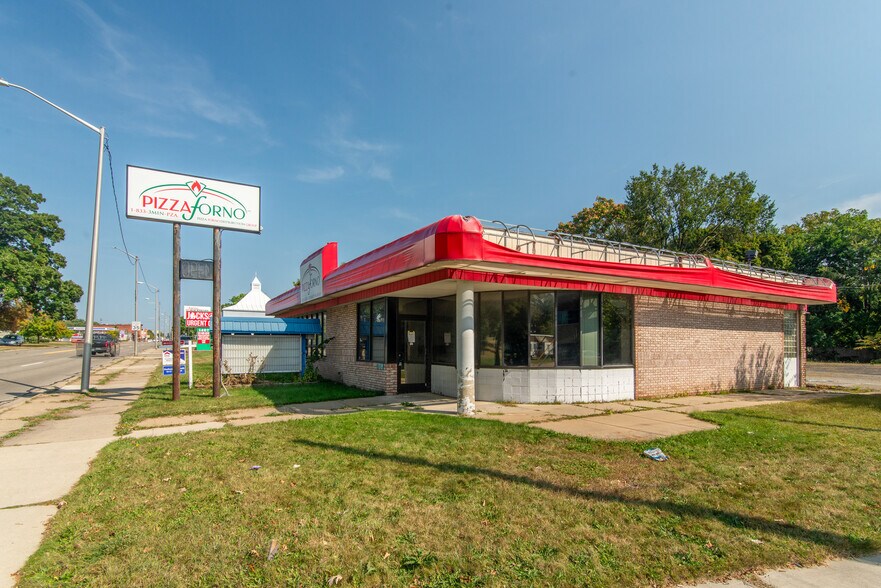 More Photos Of 1319 E Michigan Ave, Jackson Restaurant For Sale