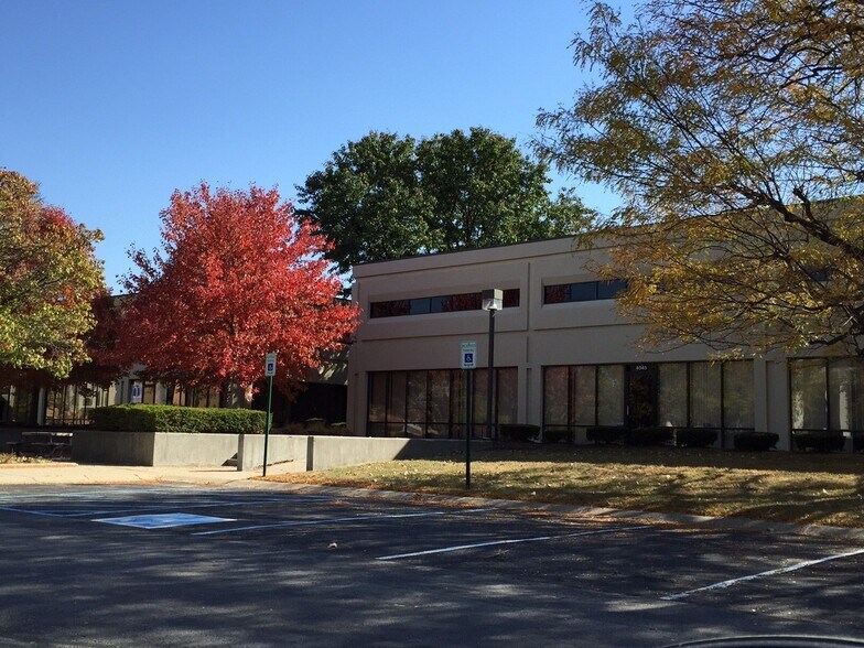 Primary Photo Of 4045-4113 Vincennes Rd, Indianapolis Light Distribution For Lease