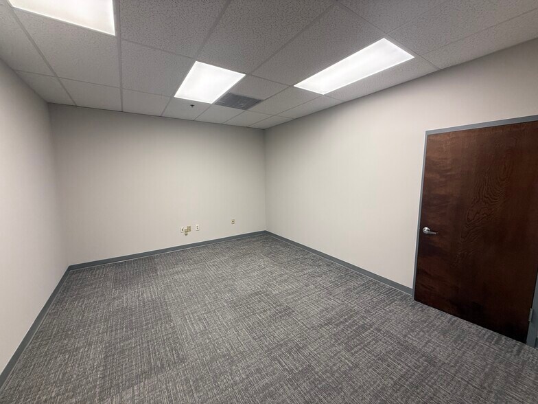 More Photos Of 3001 Kingston Ct SE, Marietta Manufacturing For Lease