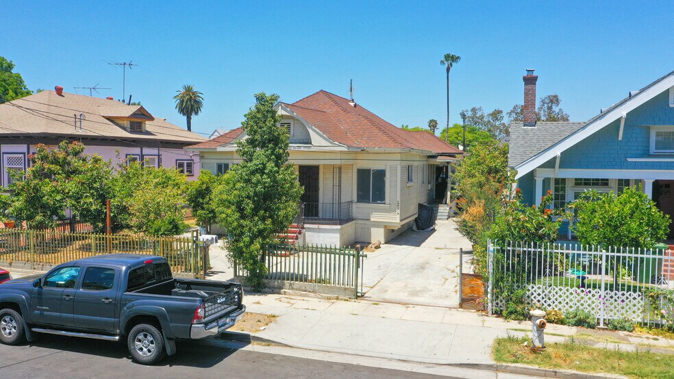 More Photos Of 1475 W 28th St, Los Angeles Apartments For Sale