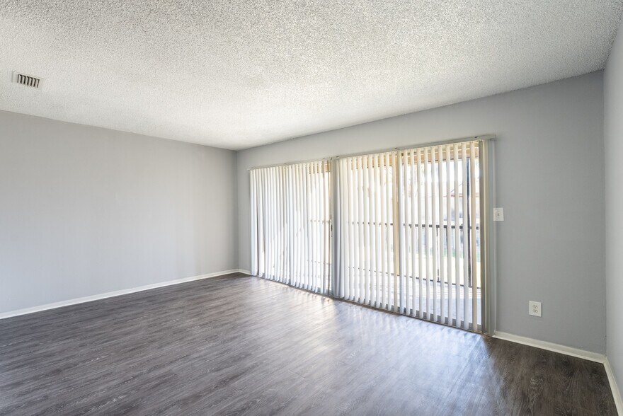 More Photos Of 5659 Del Prado Dr, Tampa Apartments For Sale