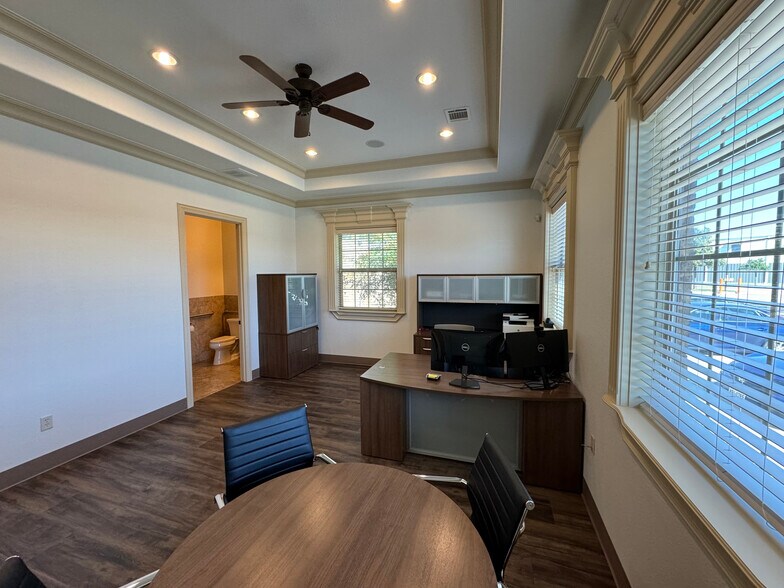 More Photos Of 2271 E Continental Blvd, Southlake Medical For Lease