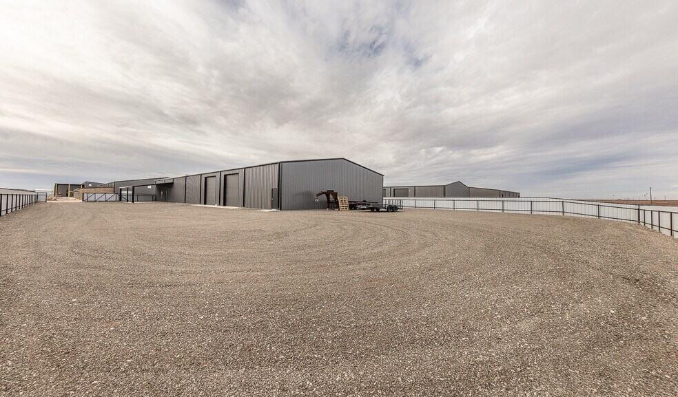 More Photos Of 9006 County Road 6820, Lubbock Warehouse For Lease