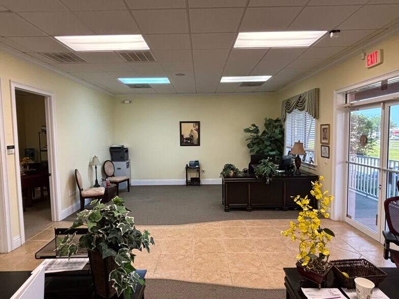 More Photos Of 6210 Scott St, Punta Gorda Office For Lease