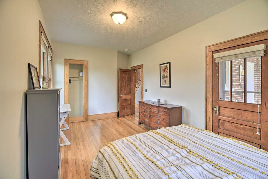 More Photos Of 132 Christiansburg Pike NE, Floyd Flex For Sale
