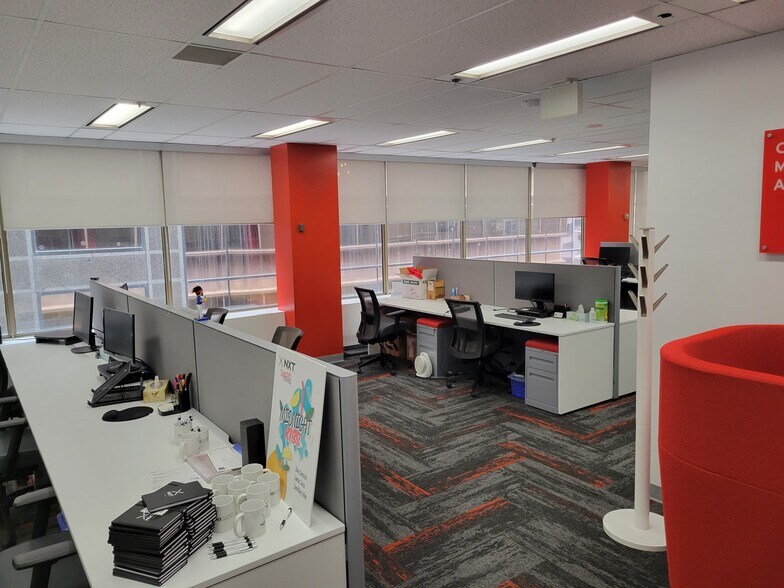 More Photos Of 55 University Ave, Toronto Office Residential For Lease
