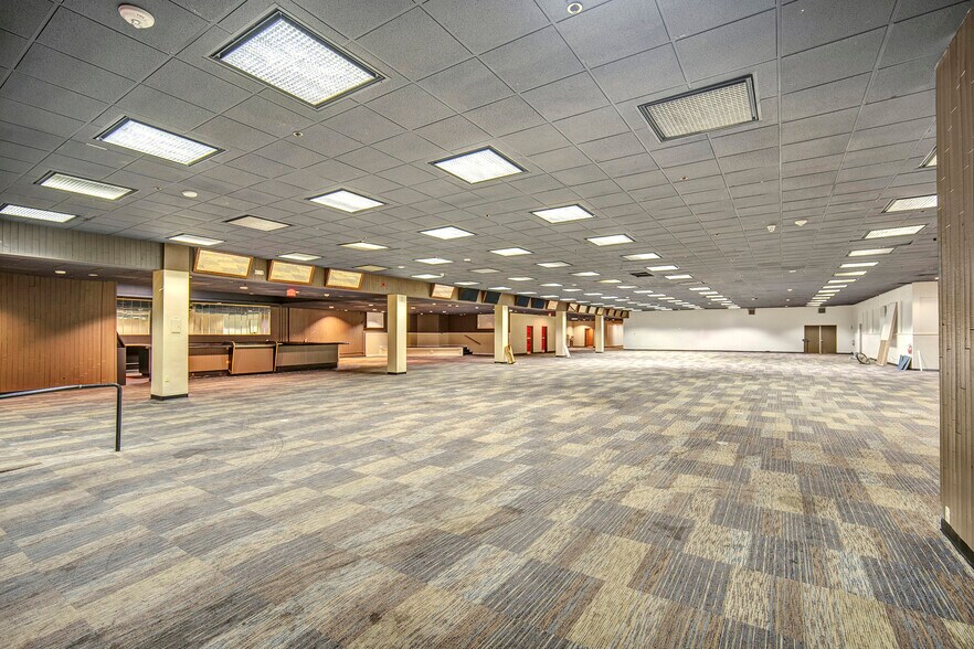 More Photos Of 899 Fremont St, Las Vegas Hotel For Sale
