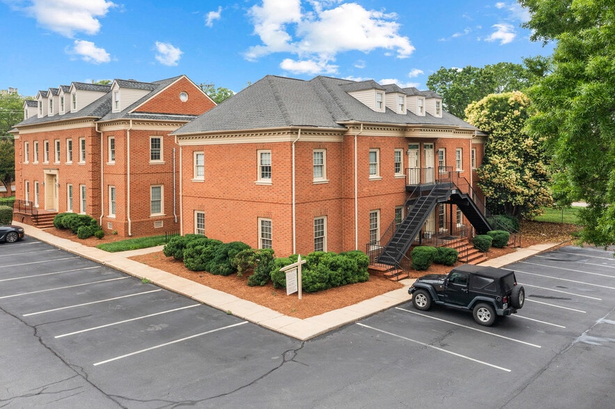 More Photos Of 130 N Mcdowell St, Charlotte Office For Sale