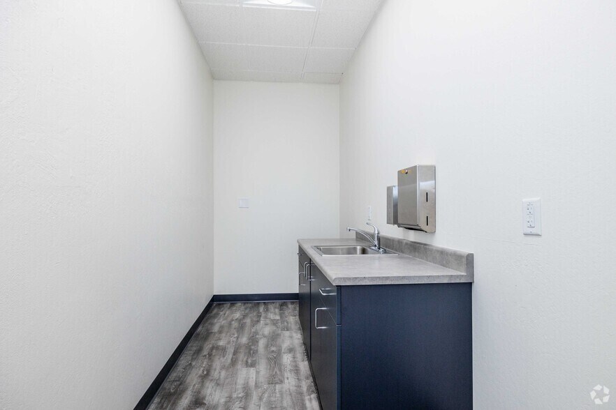 More Photos Of 2286-2298 Tripaldi Way, Hayward Unknown For Lease