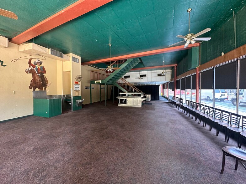 More Photos Of 101 W Commerce St, San Antonio Restaurant For Sale