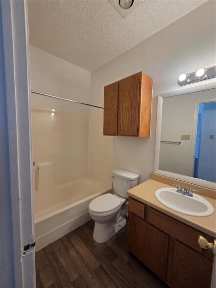More Photos Of 2423 W Slaughter Ln, Austin Multifamily For Sale