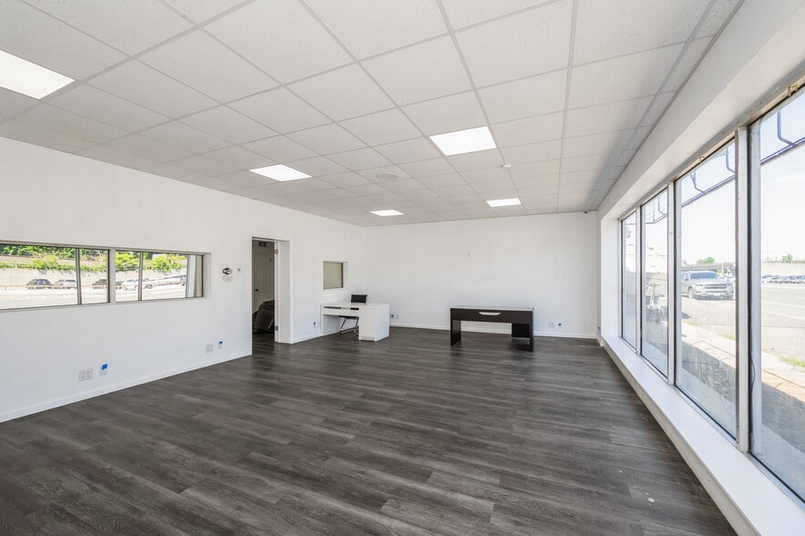 More Photos Of 2846 Sunrise Hwy, Bellmore General Retail For Sale
