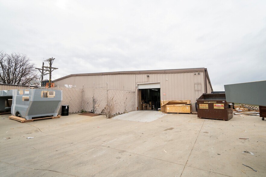 More Photos Of 711 S Bowen St, Longmont Warehouse For Lease