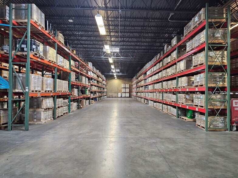 More Photos Of 144 Industrial Dr, Birmingham Flex For Lease