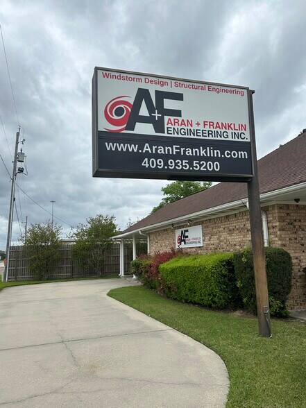 More Photos Of 7620 Eastex Fwy, Beaumont Office For Sale