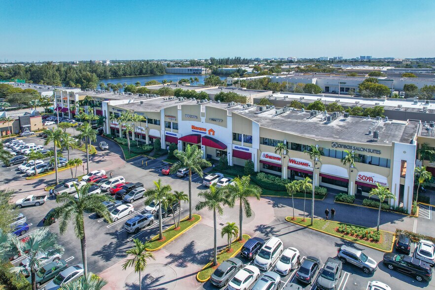 More Photos Of 11402 Doral Blvd, Miami Unknown For Lease