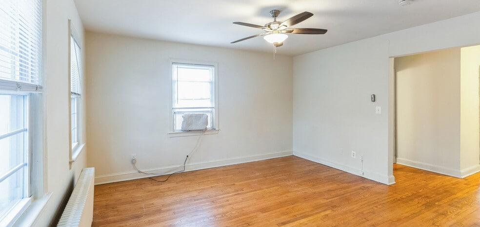 More Photos Of 4482 MacArthur Blvd NW, Washington Apartments For Sale