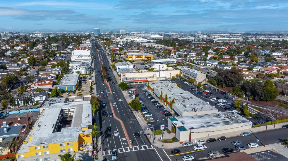 More Photos Of 2000-2008 N Sepulveda Blvd, Manhattan Beach Freestanding For Lease