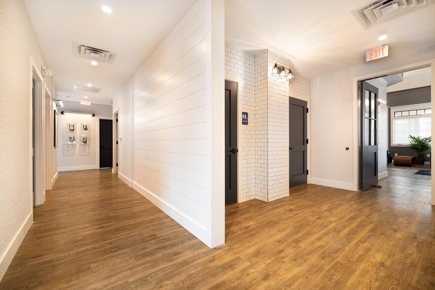 More Photos Of 250-254 N Sycamore St, Newtown Freestanding For Lease